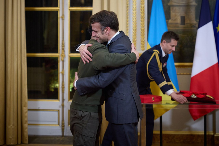 Эмманюэль Макрон и Владимир Зеленский на встрече в Париже. Фото © t.me / V_Zelenskiy_official