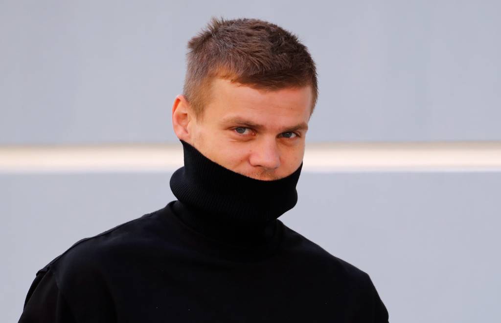 Александра Кокорина заметили в миграционном отделе на Кипре