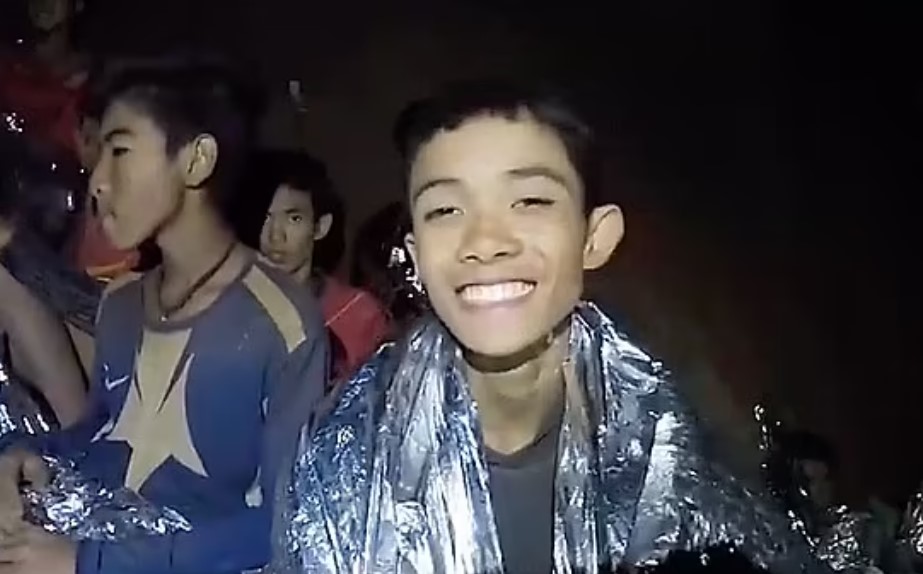 Спасённый из пещеры в Таиланде мальчик умер при загадочных обстоятельствах в Британии