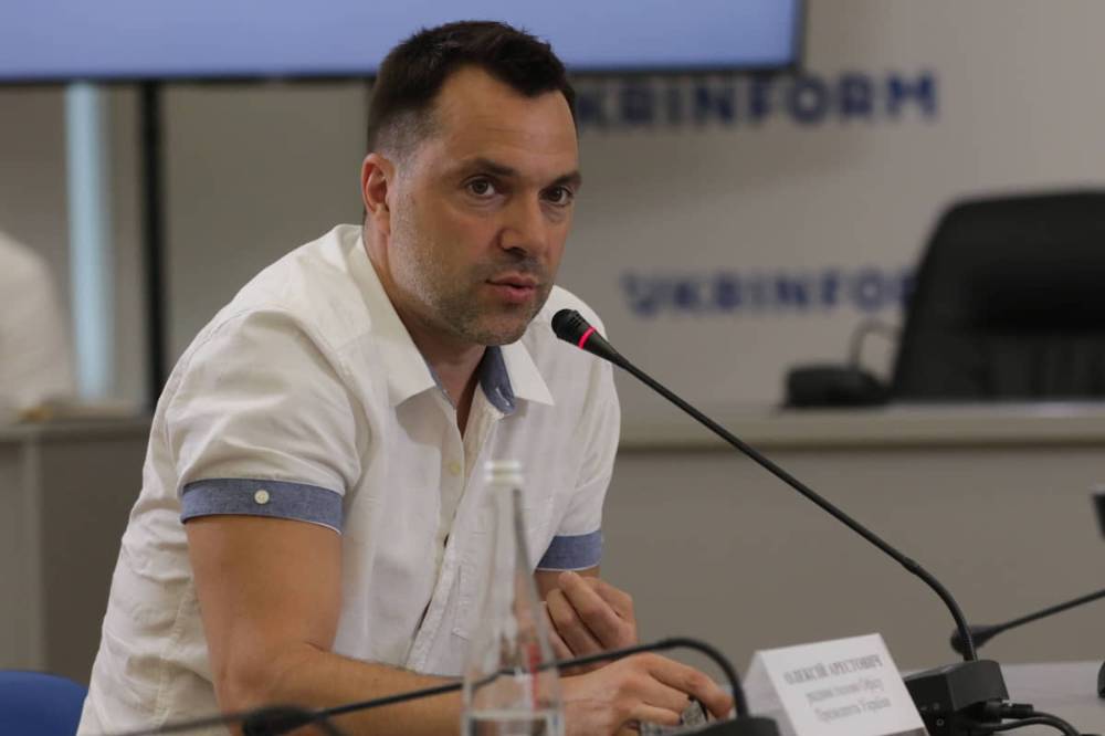 Арестович диагностировал расстройство психики у украинцев, называющих русский языком агрессоров