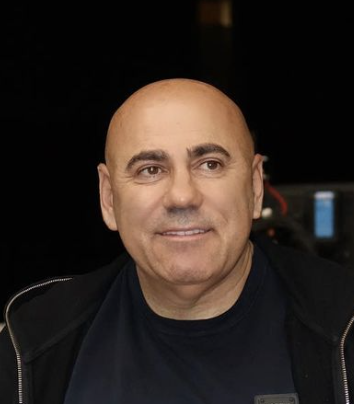 <p>Вы знаете, это же просто номер, это же, я так понимаю, несерьёзно пока ещё. Вот когда она запишет серьёзный сингл, тогда можно об этом говорить, а пока сложно об этом говорить. Но, знаете, талантливые люди — они талантливы во всём</p>