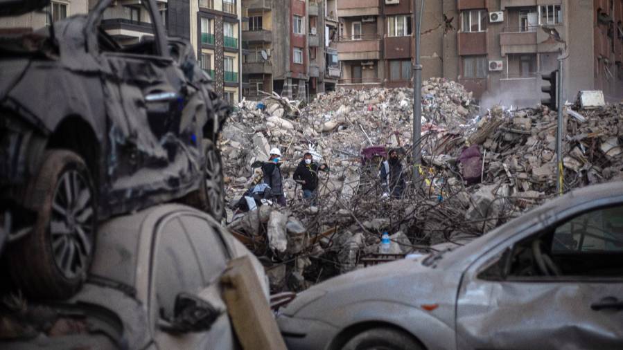 Число погибших при землетрясении в Турции возросло до 39 672