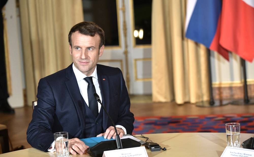 Le Monde: Слова Макрона о важности диалога с Россией взбесили Зеленского