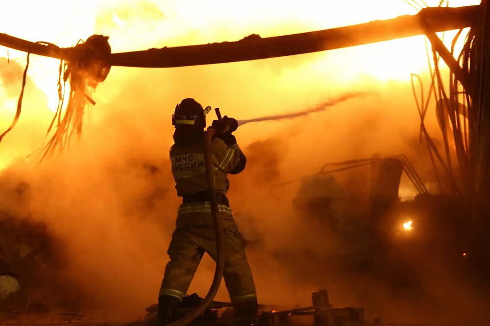 В Севастополе пять человек стали жертвами пожара в строительных бытовках