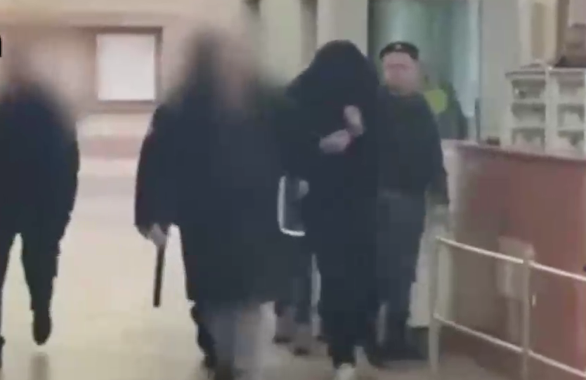Порно Изнасиловали 14 Лет