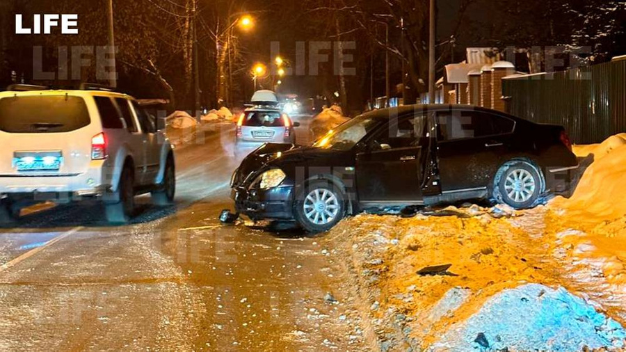 Автомобиль, насмерть сбивший двух детей. Обложка © LIFE