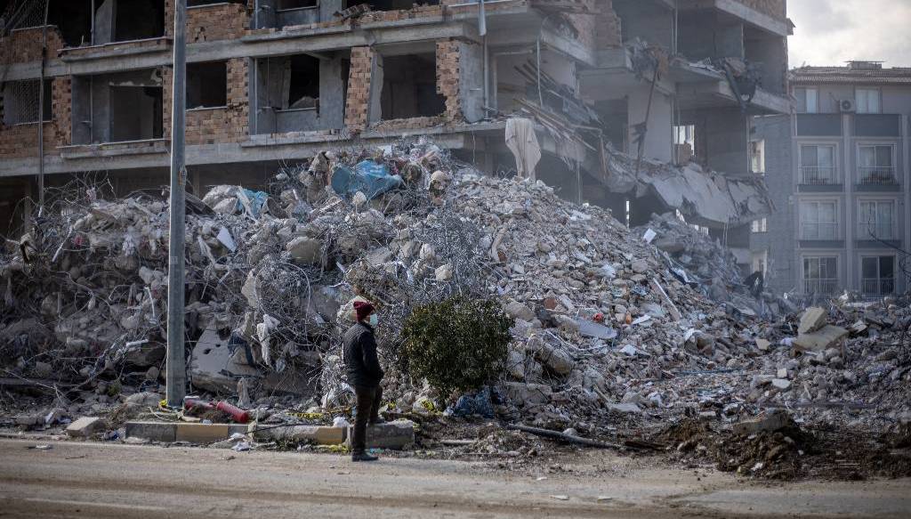 В Турции до шести выросло число погибших в результате новых землетрясений