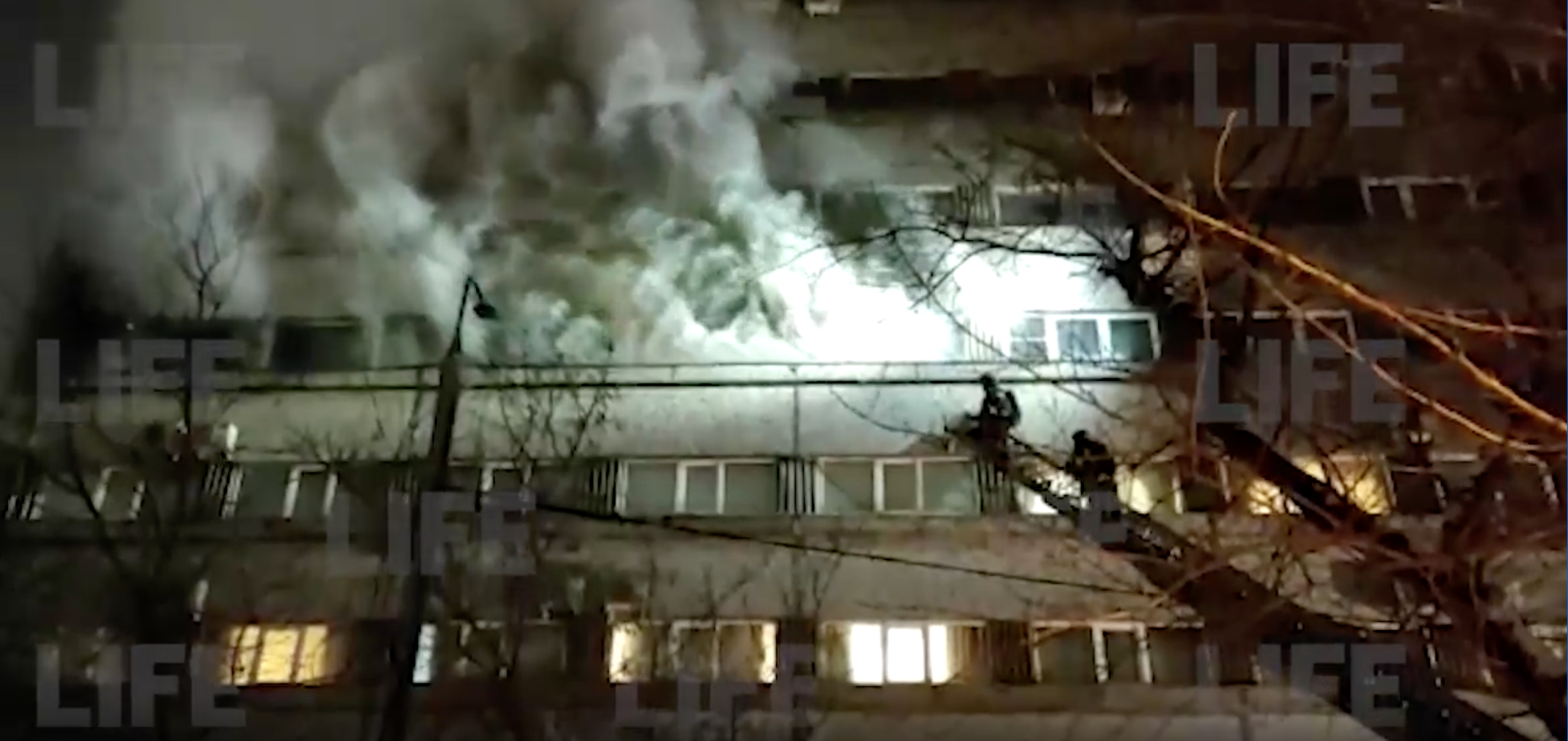 Постоялец гостиницы в центре Москвы поджёг вещи в коридоре и устроил крупный пожар