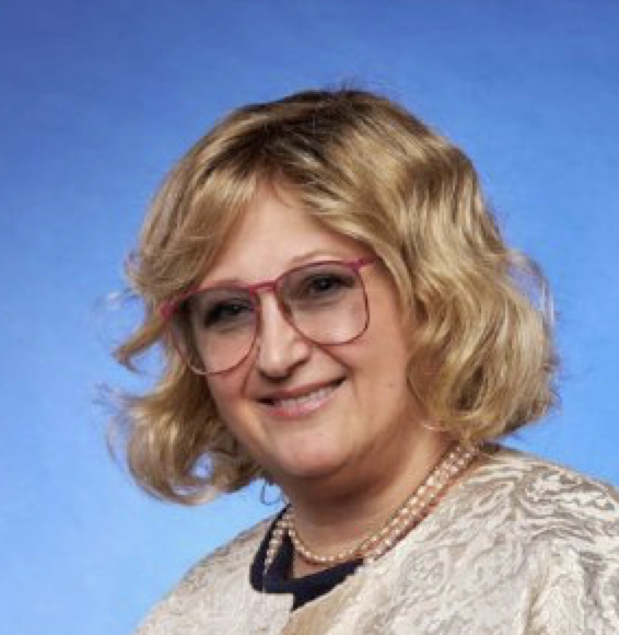 <p>Если мужчина отличается безразличием к одежде вообще, то, конечно, его гардероб вы улучшите, но, скорее всего, ваш выбор оставит его равнодушным. Если кавалер предпочитает комфортную одежду, следует выбрать подарки в спортивном или деловом стиле, исходя из тех вещей, которые он предпочитает, или тех, что у него уже есть</p>