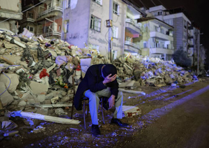 Число жертв землетрясений в Турции превысило 42 тысячи