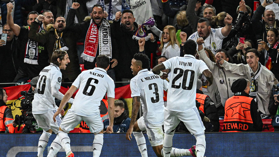 Винисиус Жуниор забивает гол "Ливерпулю". Обложка © Twitter / Real Madrid C.F.