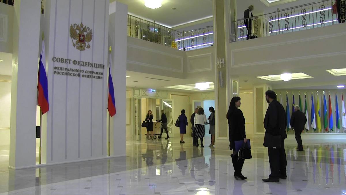 Совфед единогласно одобрил приостановку участия России в ДСНВ