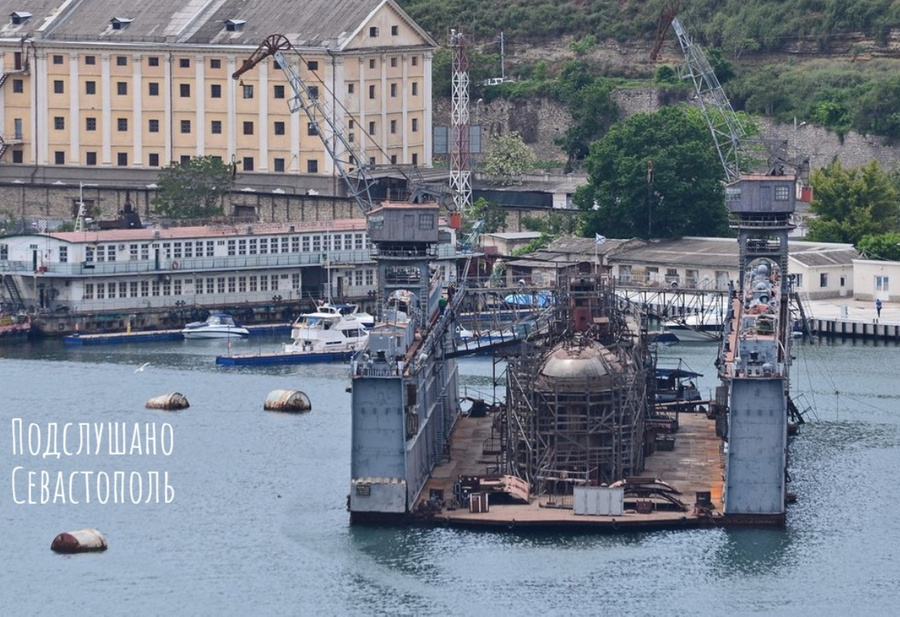 Плавучий док. Обложка © Vk / "Подслушано Севастополь" 