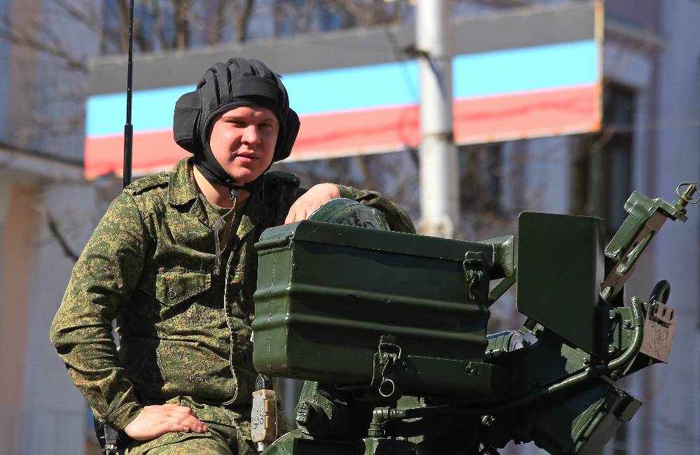 Путин пообещал предоставить статус ветерана боевых действий всем ополченцам Донбасса