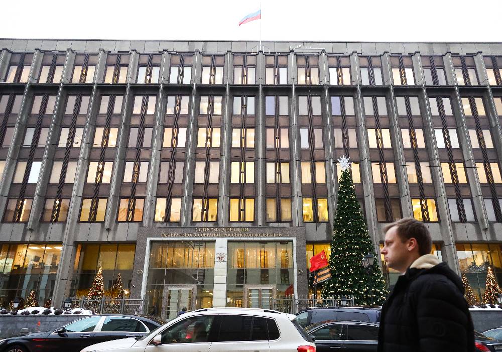 В СФ указали на деградацию Европы после недопуска российской делегации к памятнику в Вене