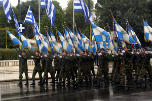 В Греции заявили, что не собираются ослаблять оборону ради Украины