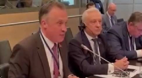Тряпку убрали!: На заседании ПА ОБСЕ устроили выходку с украинским флагом