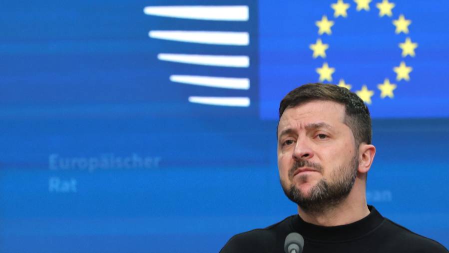 Заканчивается смертью диктатора: На Украине предупредили Зеленского об опасности всевластия