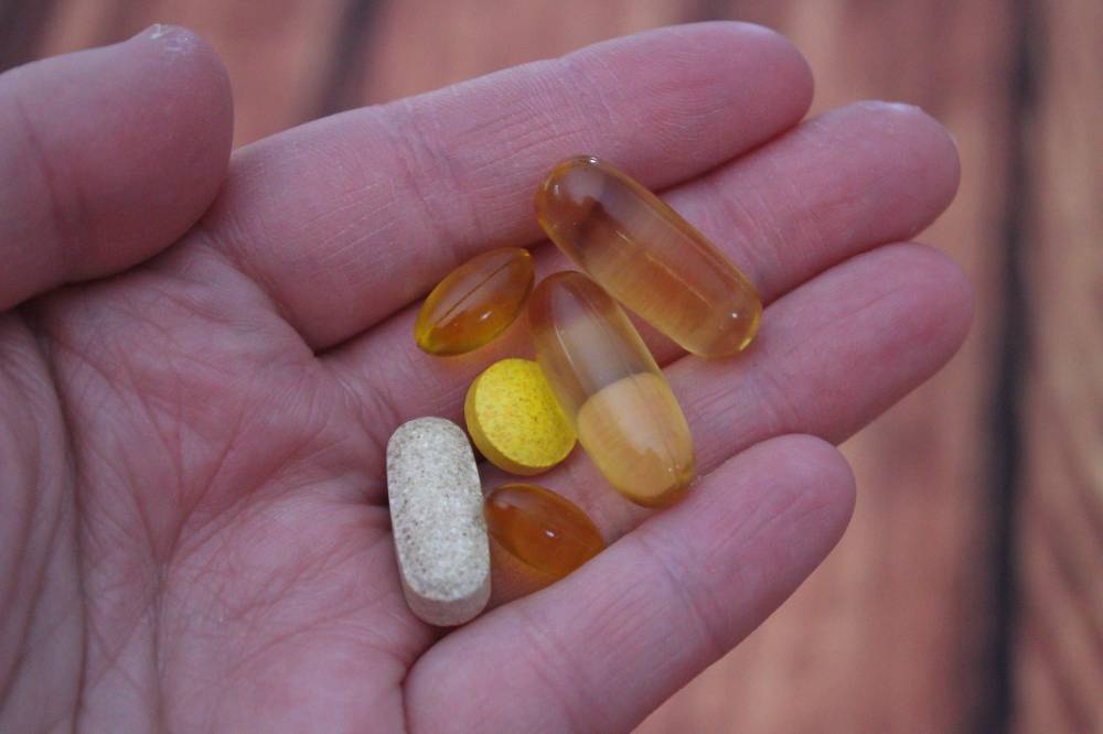 Врач перечислил витамины, которые нужны для борьбы с усталостью