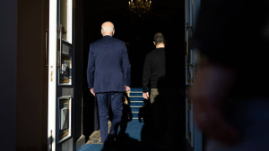 На видео со встречи с Байденом замечен "двойник" Зеленского