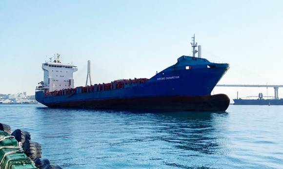 В порту на Сахалине обнаружена утечка метана с судна