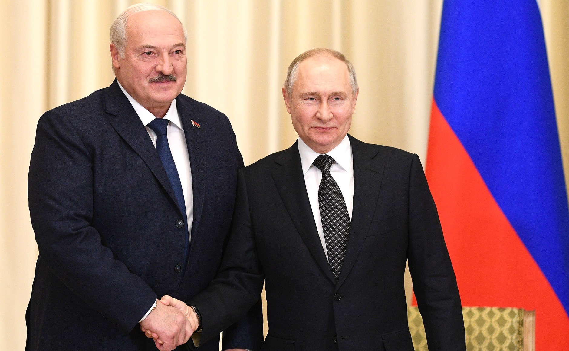Лукашенко поздравил Путина с успешным проведением выборов в России
