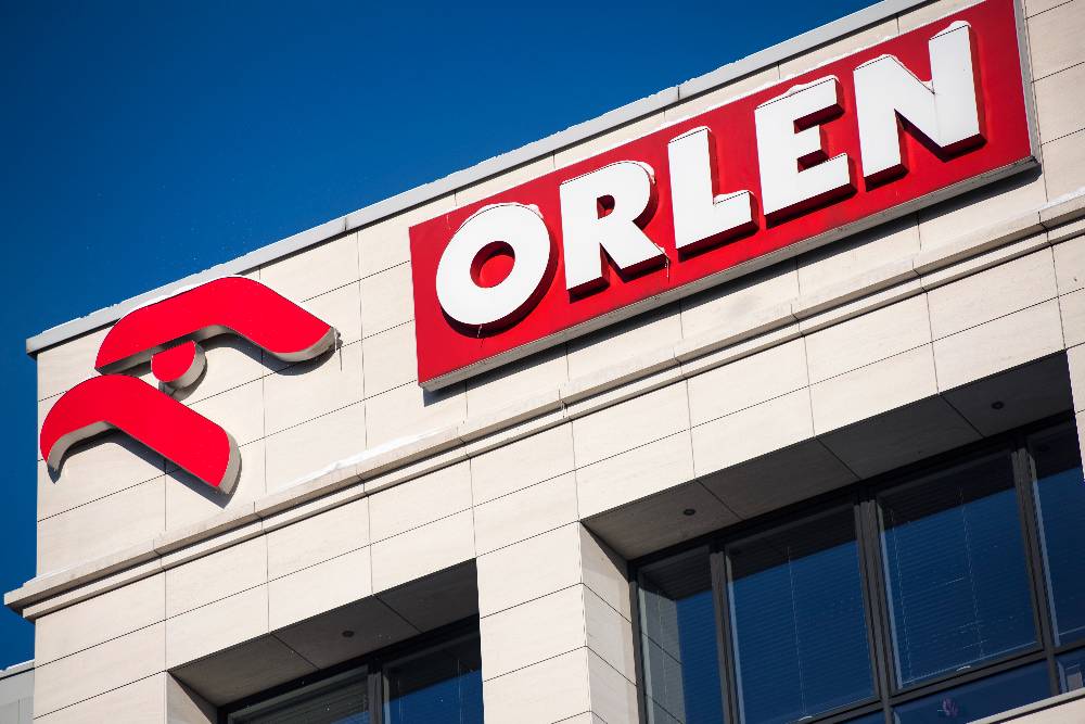 В польской компании Orlen сообщили, что Россия перестала поставлять нефть в страну