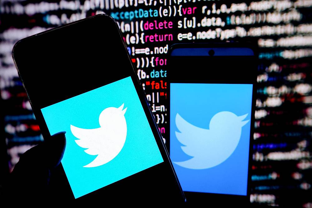 Twitter за день уволил 50 сотрудников