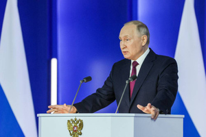 "Просто умылась": Путин осудил Францию за реакцию на унижение от США и Австралии