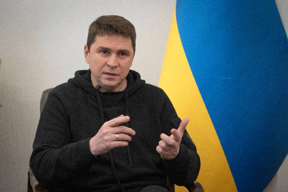 Подоляк жёстко осадил украинцев, которые хотят выехать за границу