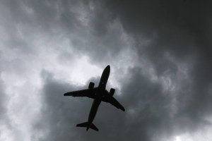 Лётчик порассуждал о причине закрытия неба над Петербургом