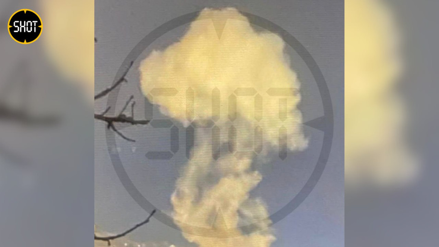 Два беспилотника пытались атаковать нефтебазу в Туапсе, но взорвались в ста метрах от нефтехранилища. Обложка © t.me / SHOT