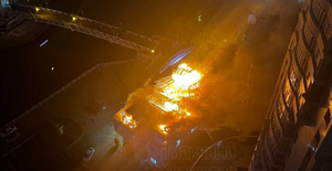Чёрный дым и мощное пламя: Пожар охватил знаменитый ресторан в Краснодаре