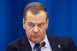 Медведев: Запад для Украины — не добрый доктор Айболит, а врач-убийца Менгеле