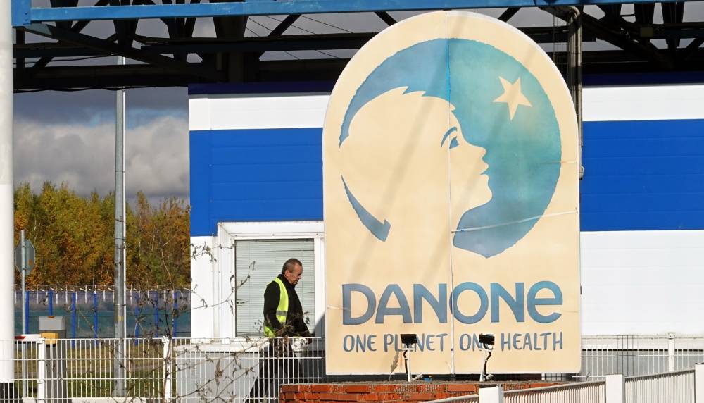 Ъ: Danone может продать часть активов в России с опцией обратного выкупа