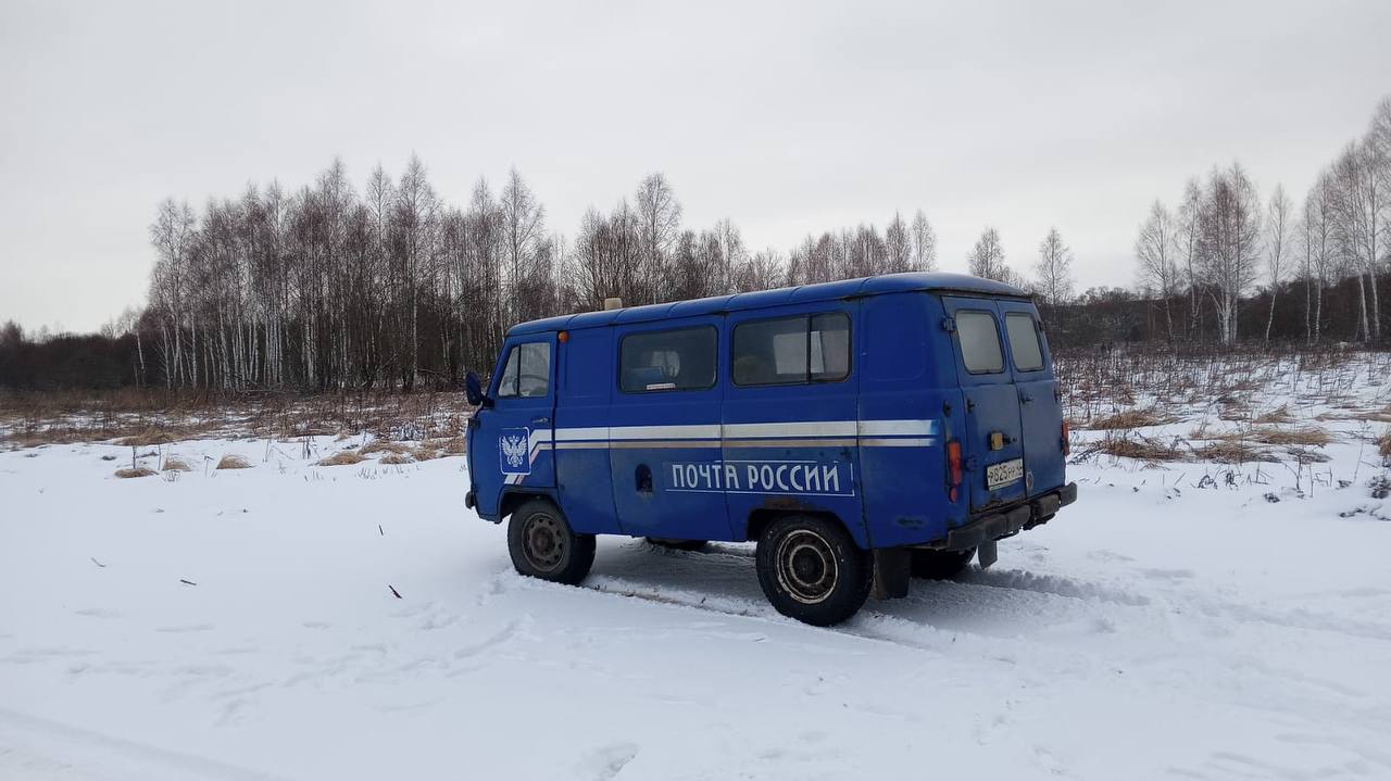 Украденный ранее почтовый автомобиль, найденный в лесу. Обложка © Telegram / Прокуратура Калужской области