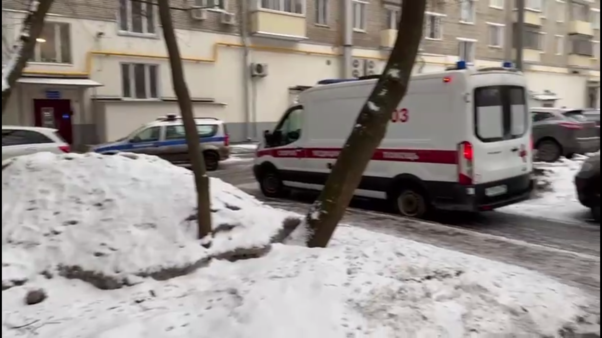 В Москве неизвестный зарезал двух пенсионеров в их собственной квартире