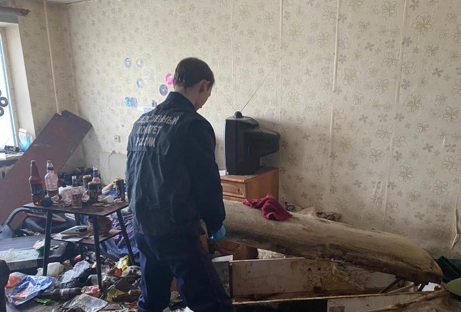 Мужчина хранил тело убитого отца в диване. Фото © СУ СК РФ по Пермскому краю