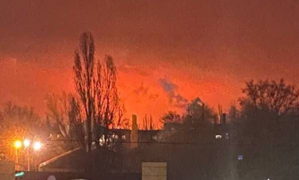 В Макеевке после обстрела со стороны ВСУ загорелся магистральный газопровод