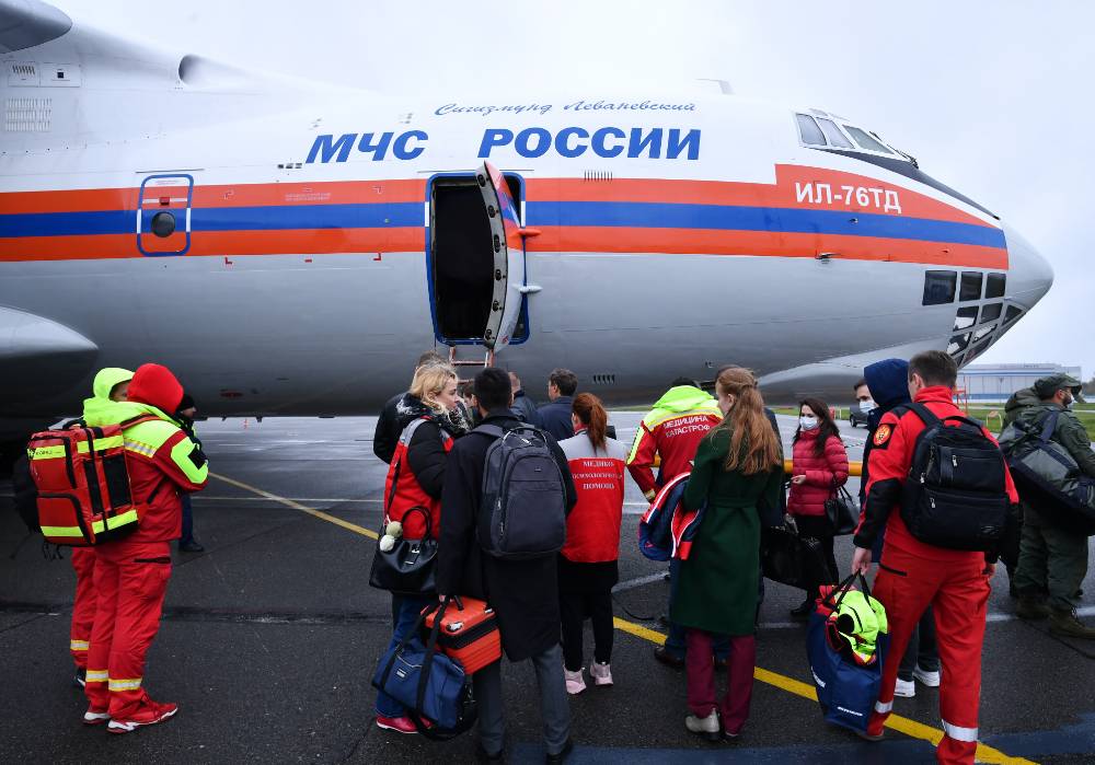 Россия направляет в Турцию дополнительную группу спасателей МЧС