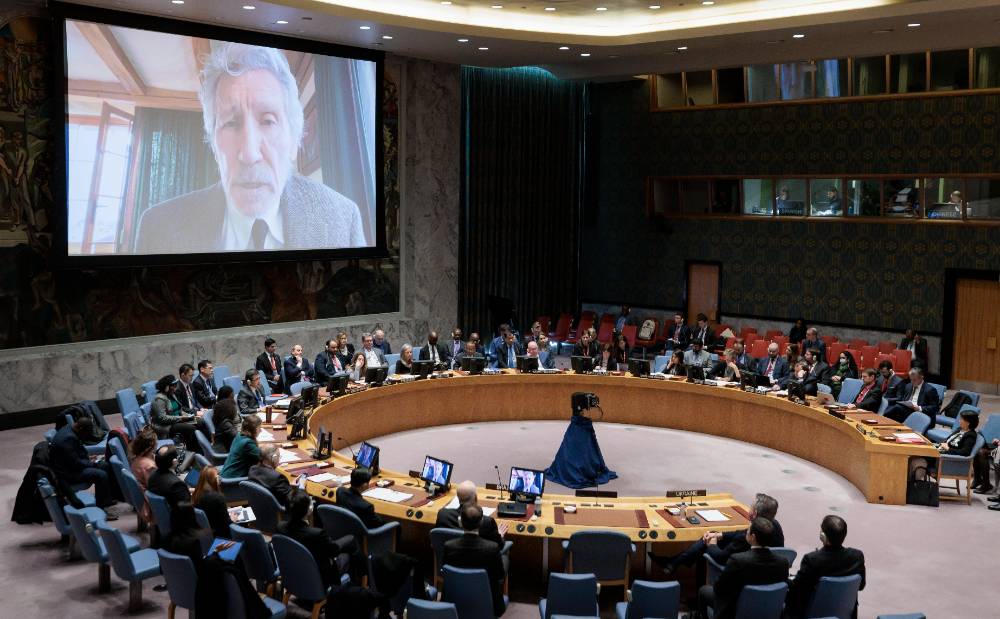 Медведев: Уотерс на заседании СБ ООН сносит стену лжи, возведённую Западом