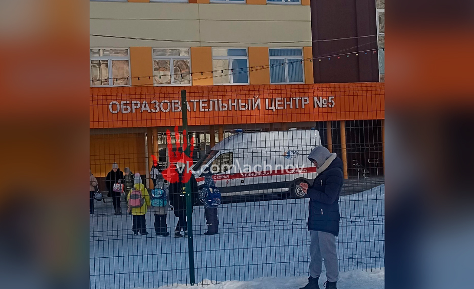 В одной из школ Челябинска произошла массовая драка. Фото © VK / Агентство чрезвычайных новостей Челябинска