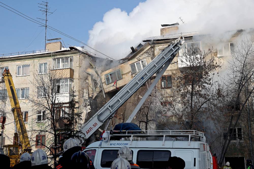 Власти назвали главную версию взрыва газа в пятиэтажке в Новосибирске