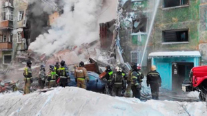 Пожарные потушили огонь на месте взрыва газа в Новосибирске