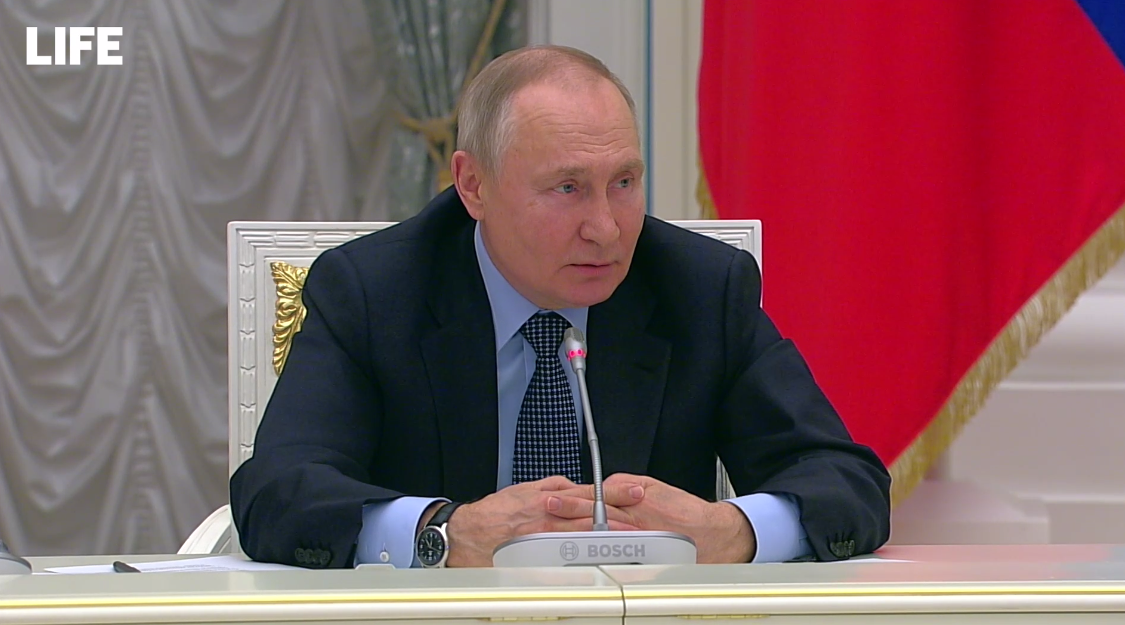 Путин: Россия не начинала боевых действий на Украине, она пытается их закончить