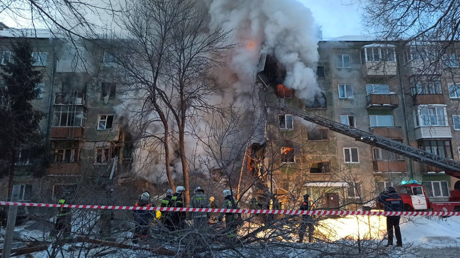 Последствия взрыва газа в пятиэтажном доме в Новосибирске. Обложка © Telegram / Анатолий Локоть