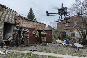 "Запугать и удержаться на плаву": Политолог назвал три цели атаки украинских дронов на Кремль