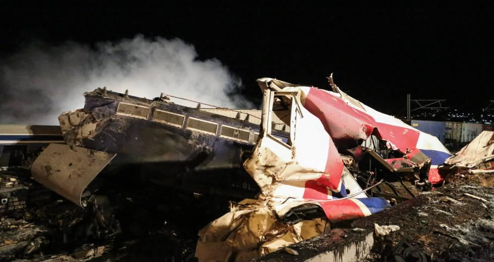 Жертвами столкновения двух поездов в Греции стали 26 человек
