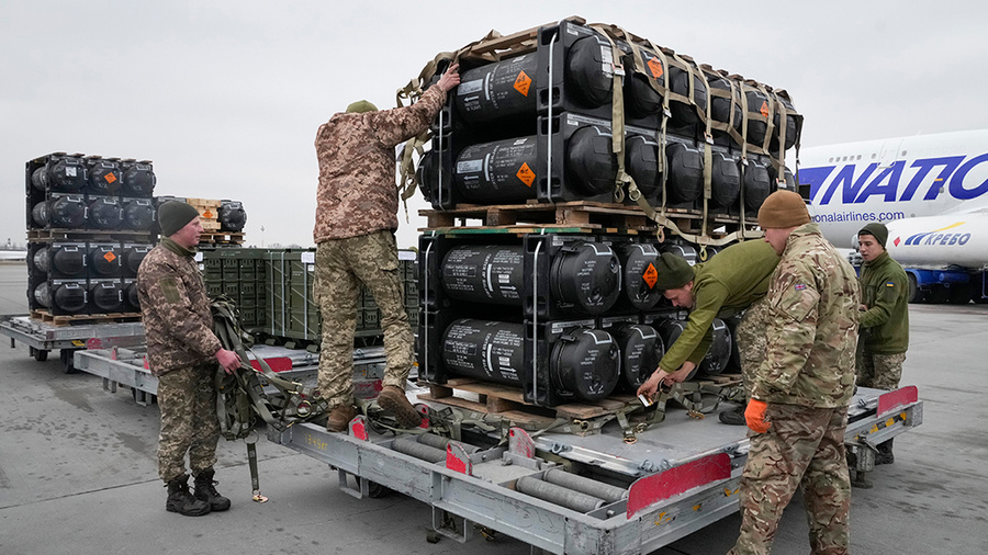 Новая партия военной помощи из США доставлена в Киев. Обложка © ТАСС / AP / Efrem Lukatsky