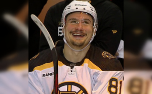 Орлов забил первые голы за "Бостон" и помог команде победить в НХЛ